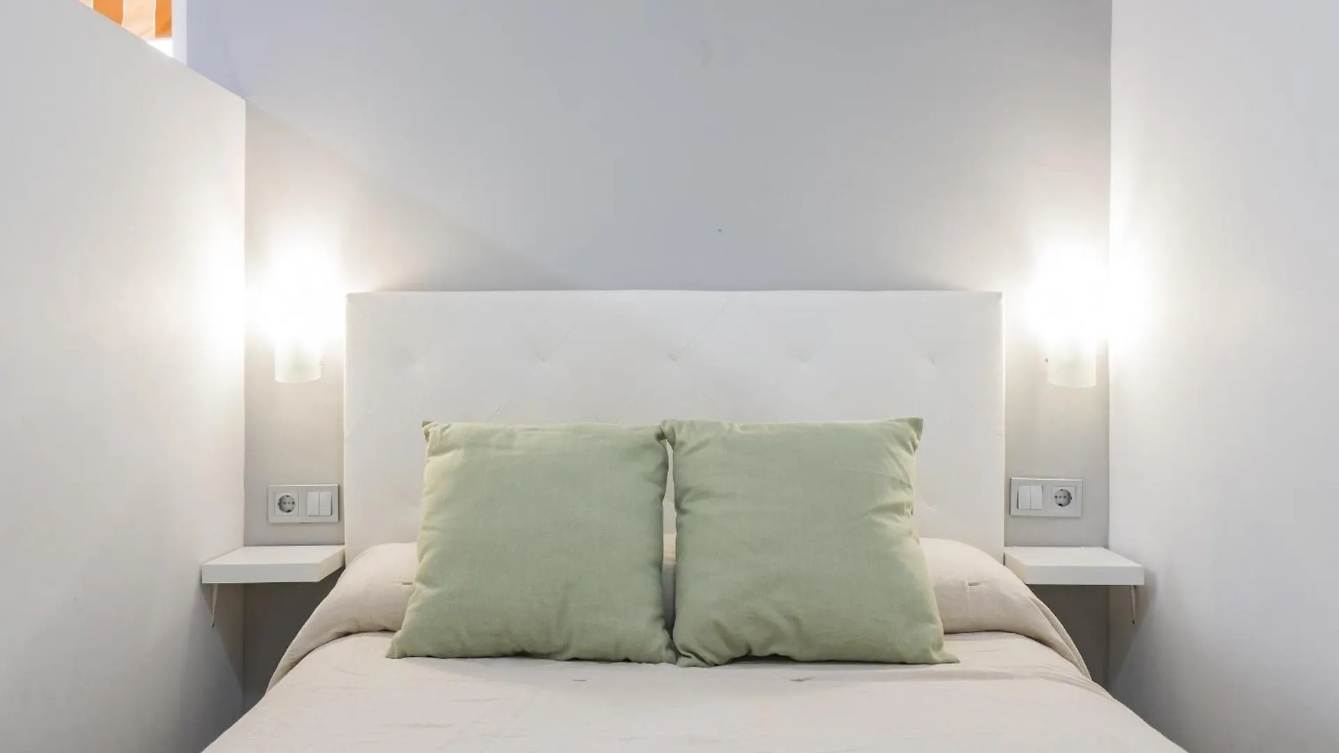 Cubo'S Benalbeach Sea View & Terrace بينالماذينا 0*,  إسبانيا